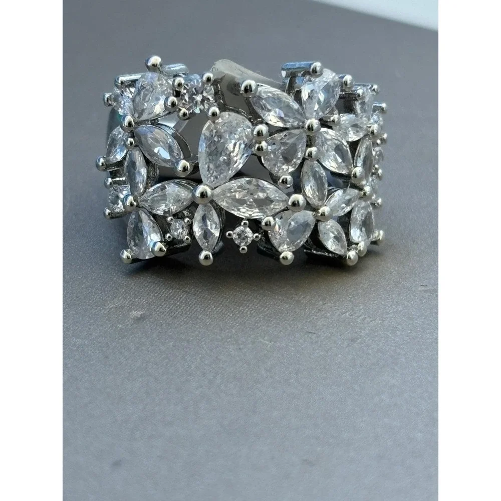 Elegant Silver-Tone Zirconia Cluster Statement Ring 6